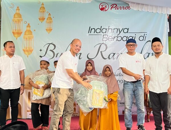 Indahnya Berbagi di Bulan Ramadan: Parrot Cokelat Salurkan 3.000 Paket Takjil